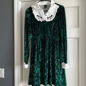 Her universe haunted mansion dress- excellent condition